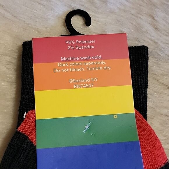 MEN'S DAVCO BLACK RAINBOW HEARTS "LOVE IS LOVE" CREW SOCKS, NEW! - Picture 4 of 4